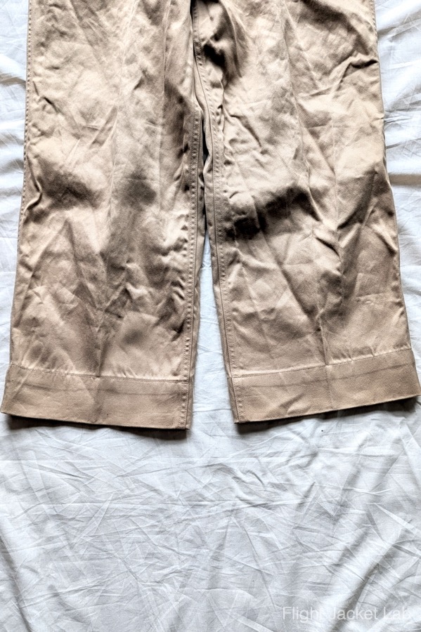 旧リアルマッコイズ1995年製チノトラウザーズの裾直し後の裾