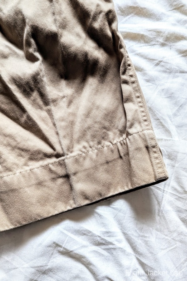 旧リアルマッコイズ1995年製チノトラウザーズの裾直し後の裾に洗濯をかけた後の様子